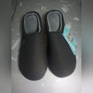 NWT Rock Dove Black Slippers Size 7/8